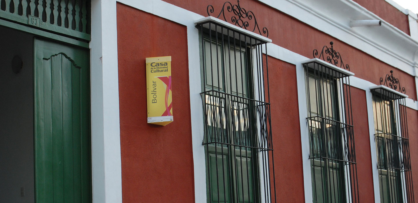 Fachada de la Casa de la Diversidad Cultural del estado  Bolívar.